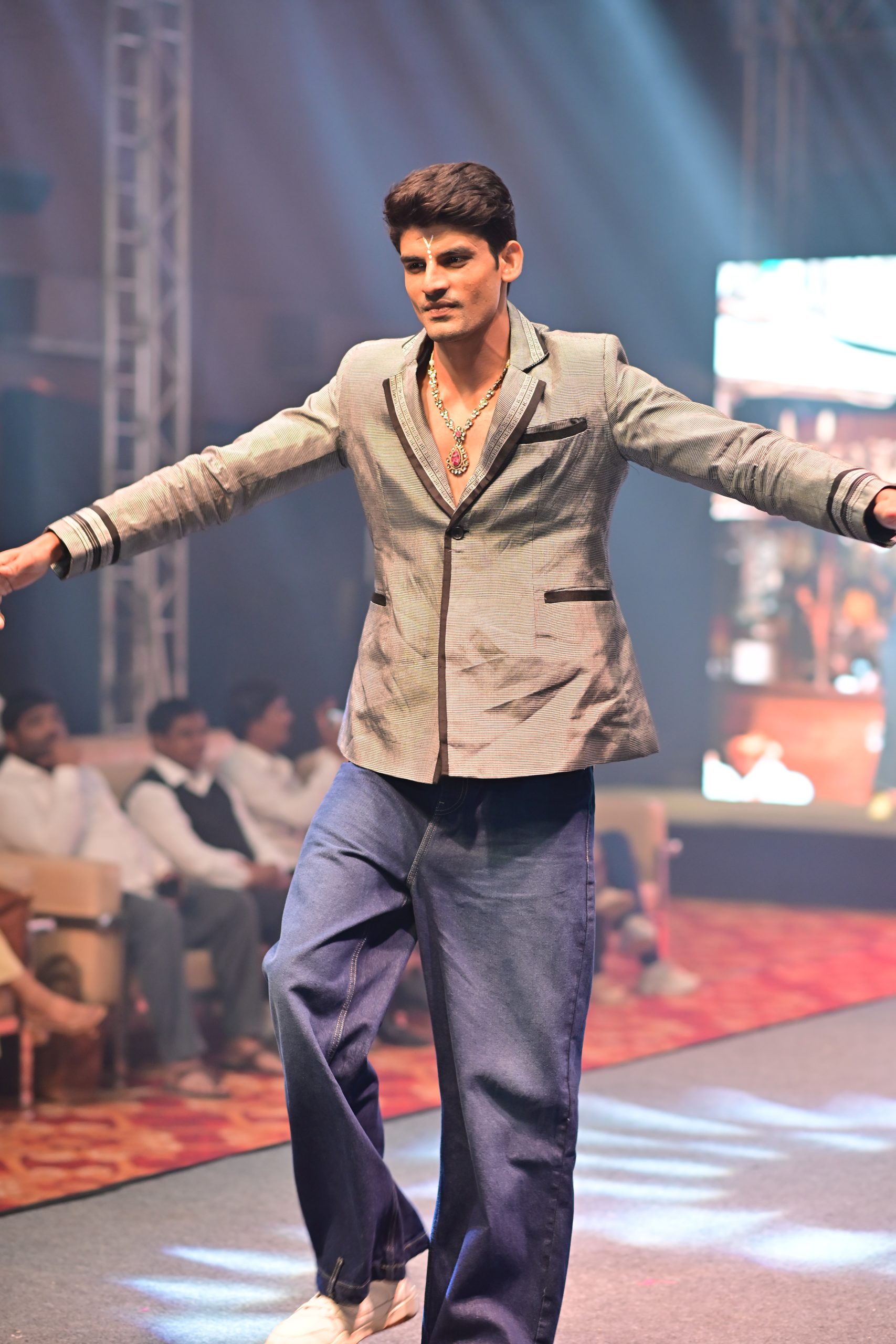 AnuDev Lapel - Image 2